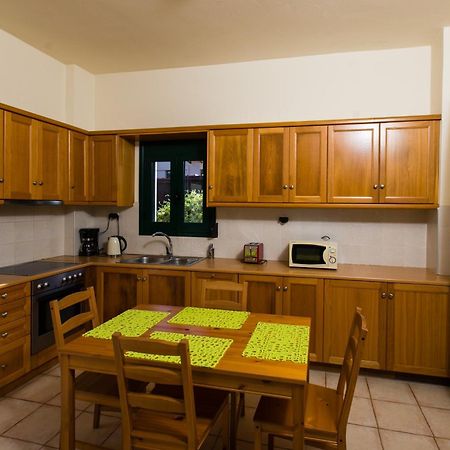 Villa Eleni Asprouliánoi Buitenkant foto