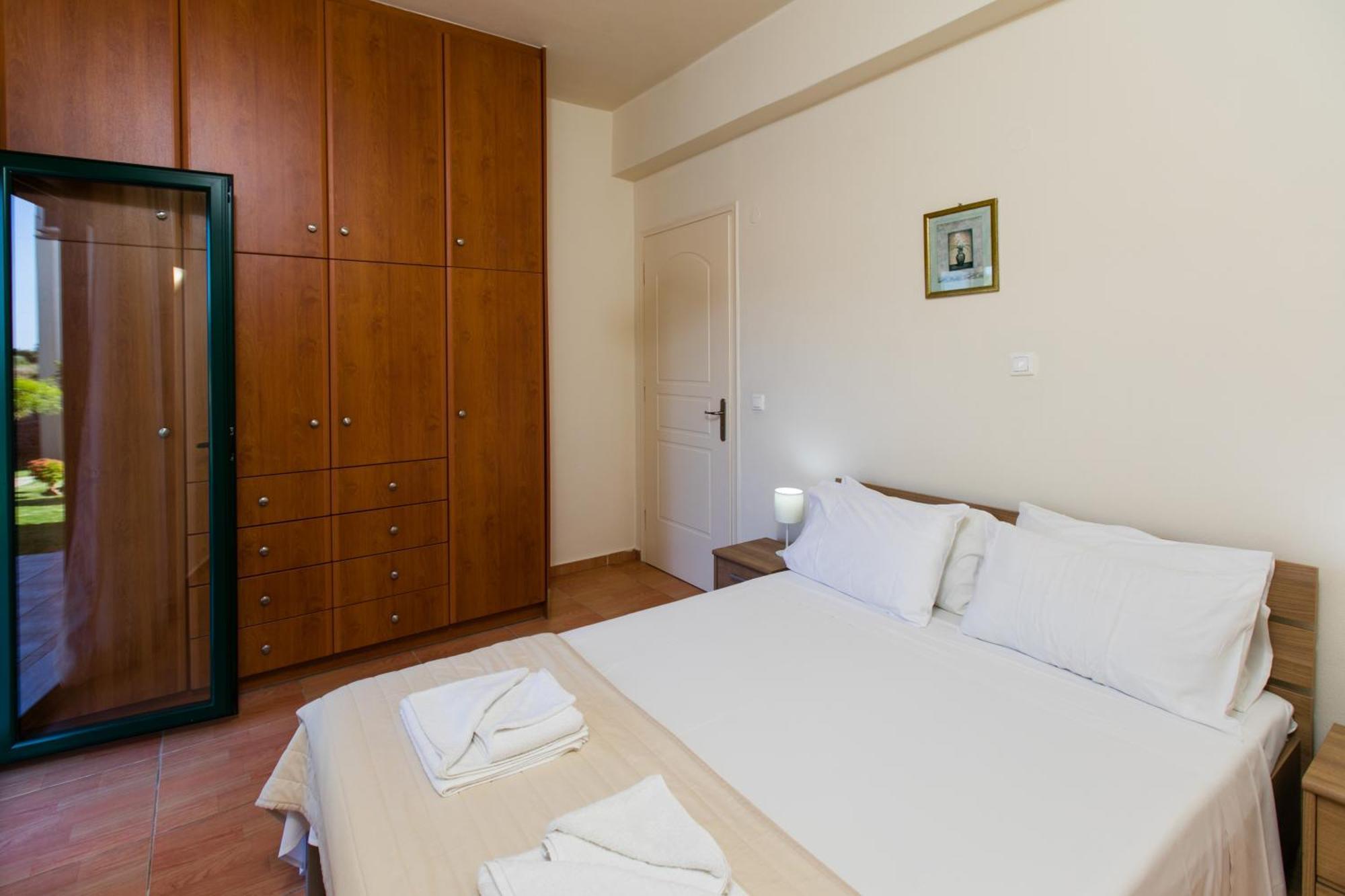 Villa Eleni Asprouliánoi Buitenkant foto